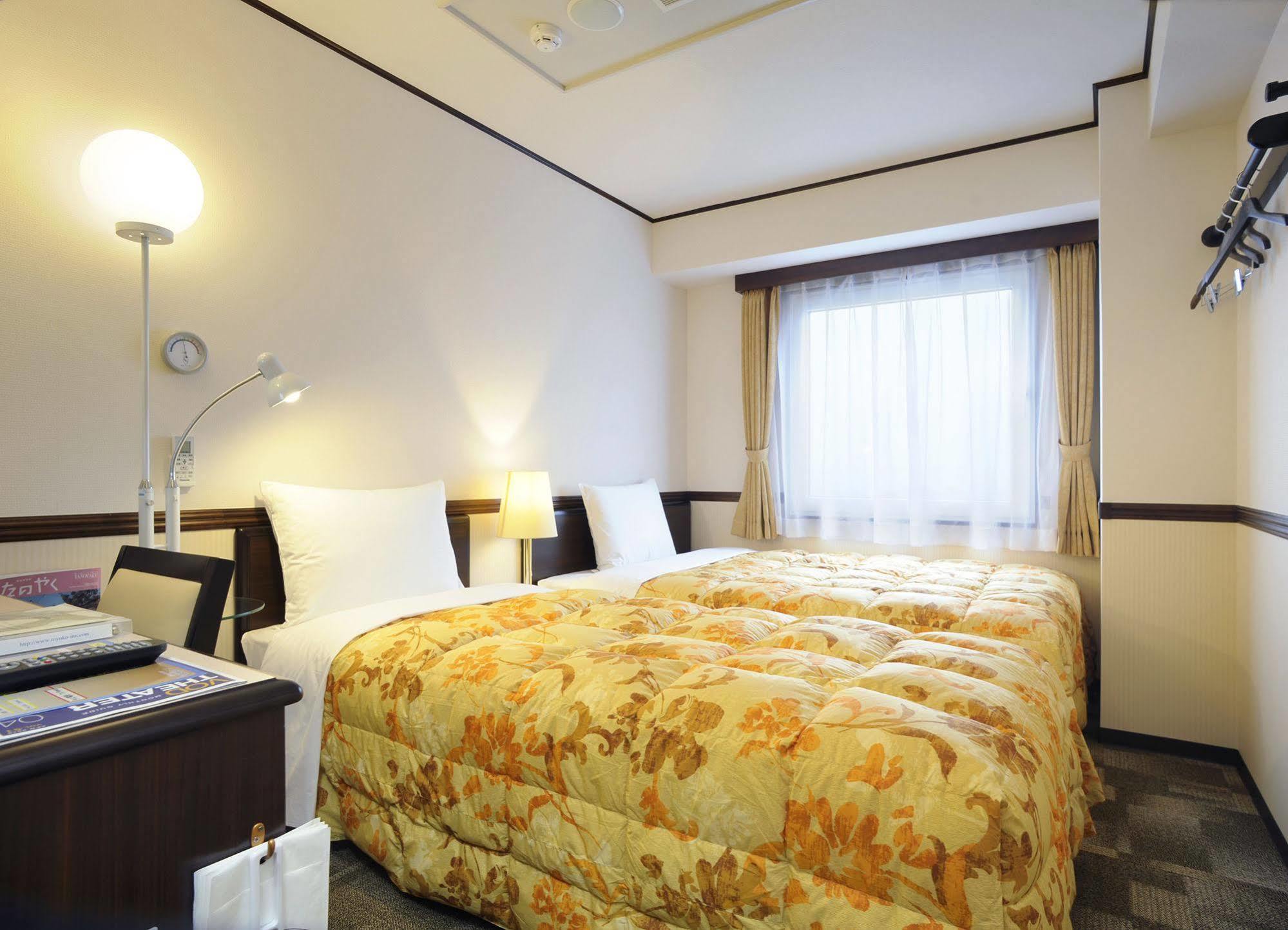 Toyoko Inn Osaka Namba Nishi Exterior foto
